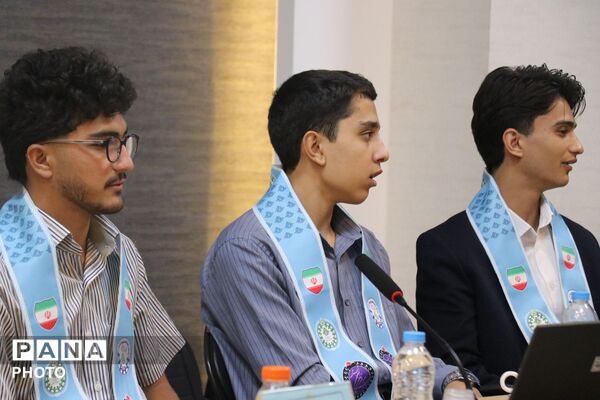 حضور نمایندگان خراسان رضوی در اختتامیه دوازدهمین دوره مجلس دانش آموزی