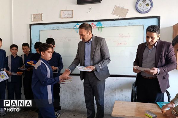 تقدیر از دانش‌آموزان ممتاز دبستان پسرانه شیخ صدوق صباشهر