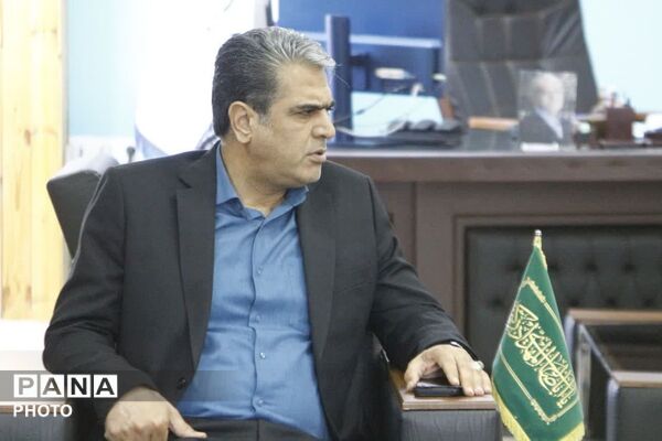 دیدار رئیس و کارکنان جمعیت هلال‌احمر شهرستان فیروزکوه با فرماندار