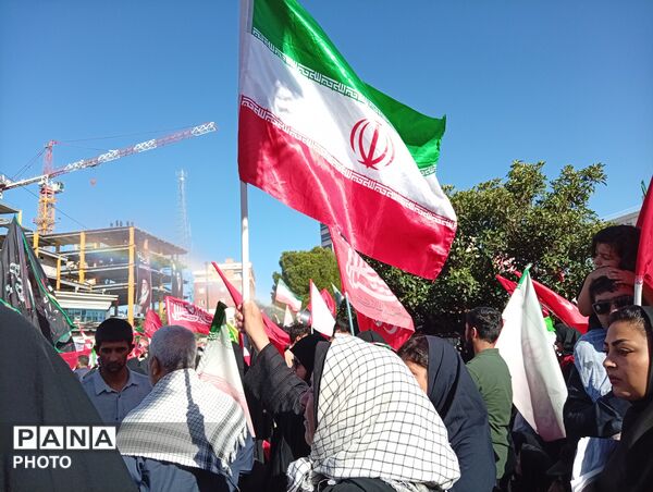 تشییع و تدفین قائد شهید امت در شهر مشهد مقدس