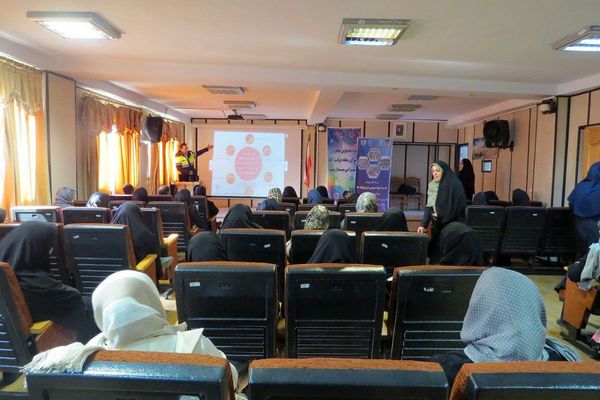 کارگاه آموزش پیشگیری از حوادث ترافیکی در ناحیه یک شهرری