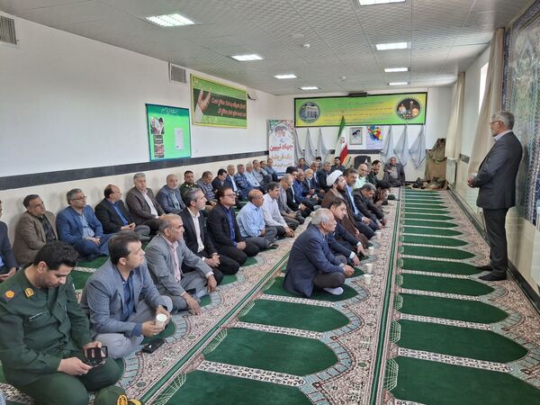 آیین تجلیل از رزمندگان و آزادگان سرافراز دفاع مقدس 