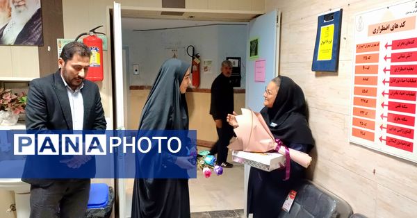 قدردانی دانش‌آموزان از پرستاران در روز پرستار