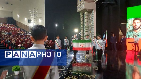 پیش‌کنگره معلمان و بیش از ۱۱۰۰ دانش‌آموز شهید منطقه ۱۶