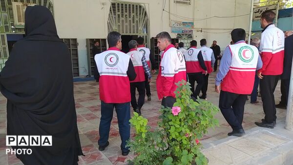 باید برخاست؛ امروز ایران به احترام رهبر شهید ایستاده است