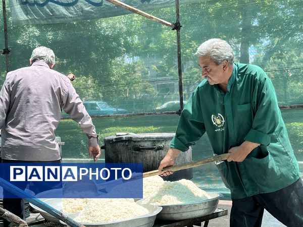 سفره غذای ۴۰ هزار نفری عید غدیر در مشهد برپا شد
