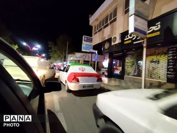 رژه خودرویی شبانه  در شهرستان کاشمر