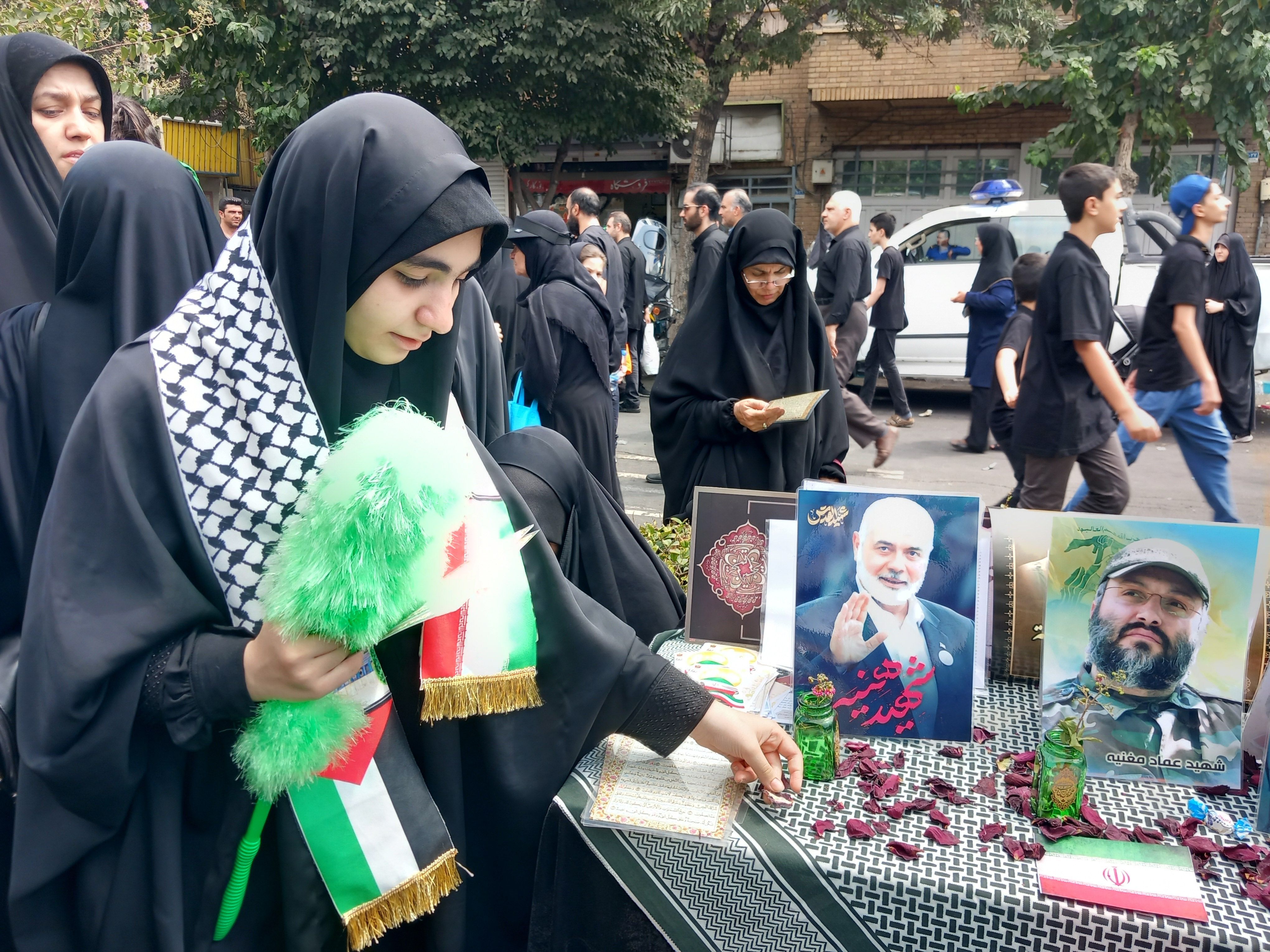 استقبال دلدادگان اباعبدالله الحسین (ع) از پیاده‌روی جاماندگان اربعین حسینی‌ 