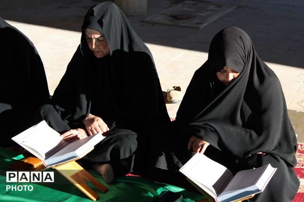 برنامه جزء خوانی قرآن کریم در گلزار شهدای شهرستان مروست