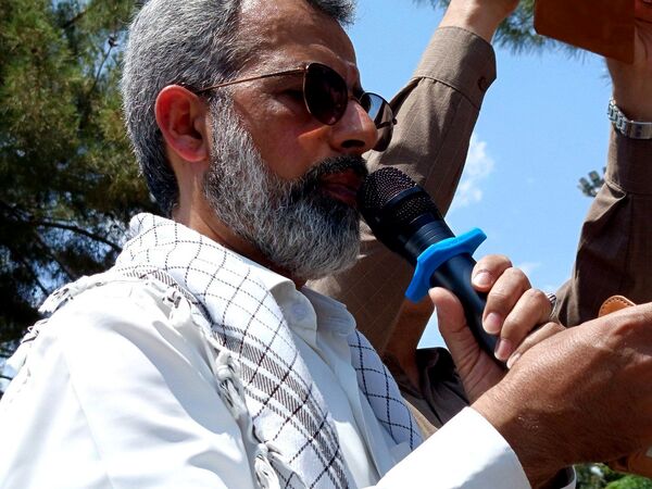 مشت هایی که انتقام را صدا می‌زند 