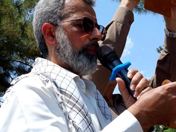مشت هایی که انتقام را صدا می‌زند 