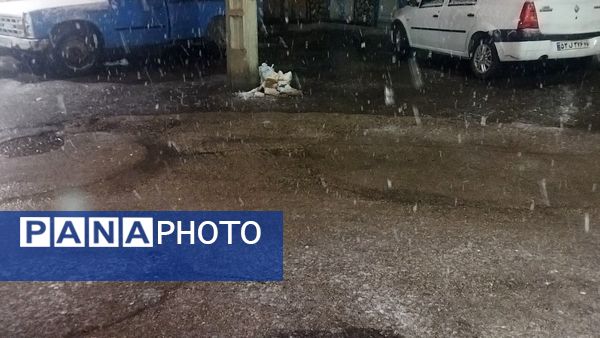 گذری بر دقایق اول بارش برف پاییزی در نیشابور 