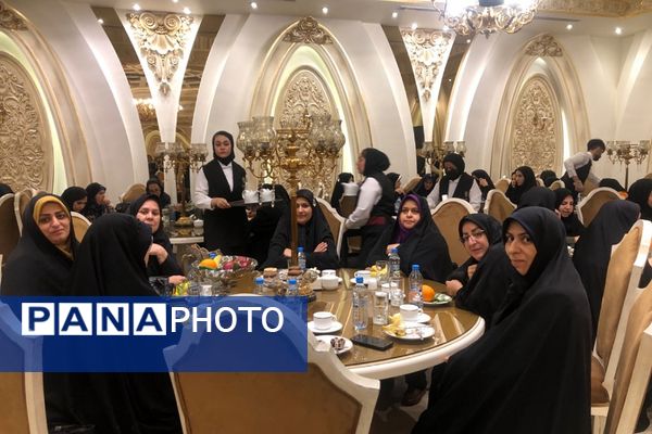 مراسم تقدیر از فرهنگیان نمونه در ناحیه 2 شهرری 