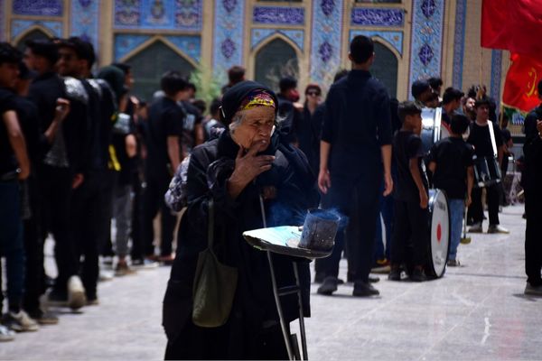 زابل در ماتم حسین؛ گلزار شهدا شهرستان زابل میزبان اشک و شور عزاداران حسینی