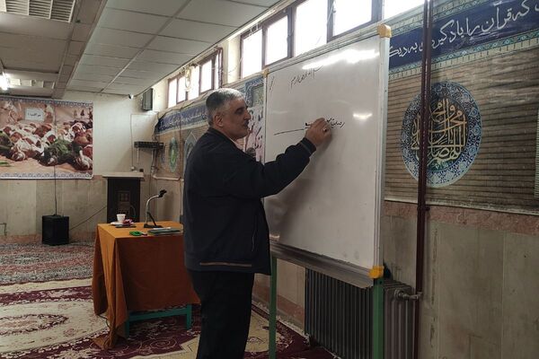 سلسله جلسات گفتمان دینی و مشاوره خانواده در هنرستان موفقیان