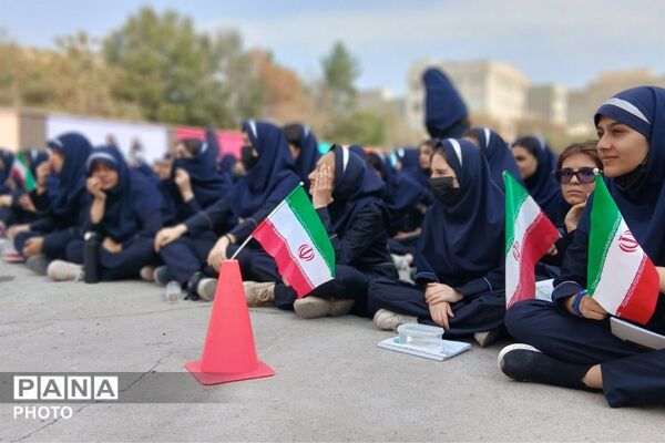 شور و نشاط ورزشی در المپیاد درون‌مدرسه‌ای مدارس عصمت و اسدیان اسلامشهر