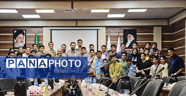 نشست صمیمانه خبرنگاران پانای خراسان رضوی با قائم مقام سازمان دانش‌آموزی