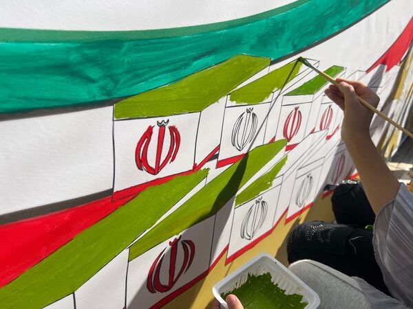 رنگ‌آمیزی دیوارنگاره‌ از ظهور تا مقاومت توسط کودکان و نوجوانان استان چهارمحال و بختیاری