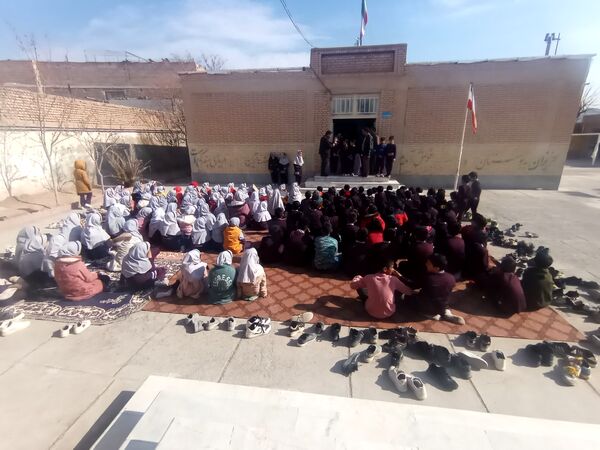 برگزاری مراسم روز پدر در مدارس خلیل‌آباد 