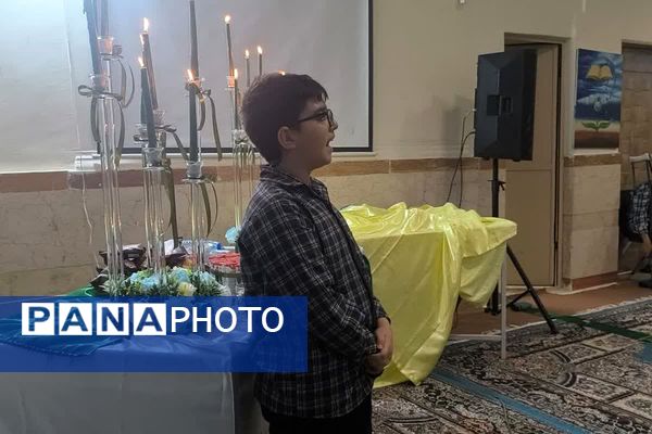 طنینِ نیایش در مدرسه