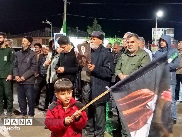 دانش‌آموزان شهرستان مانه در راهپیمایی‌های شبانه در جنگ رمضان 