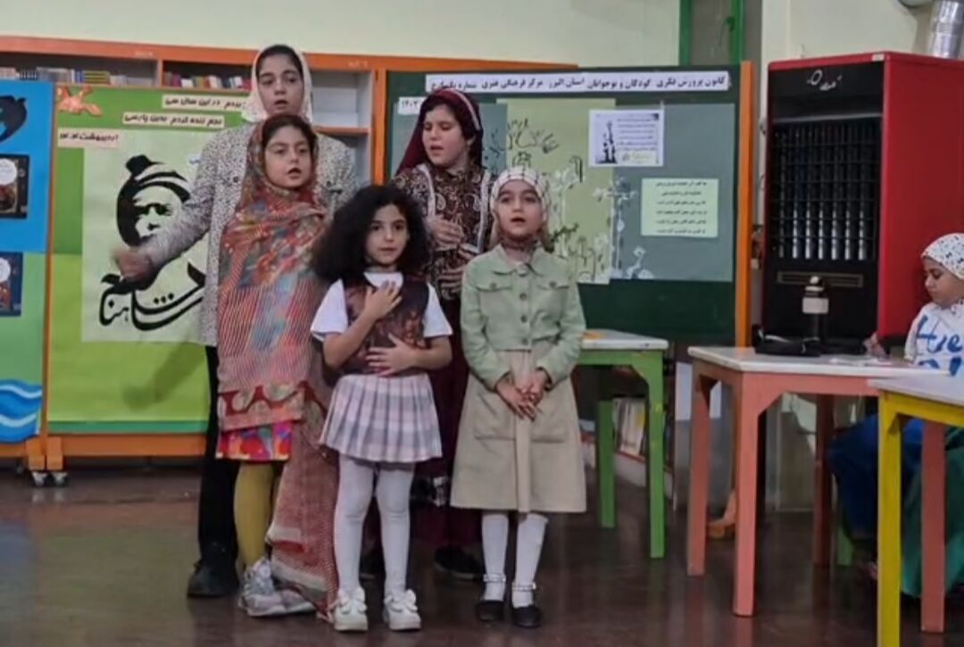 دورهمی‌ شاهنامه خوانان کوچک و بزرگ در کانون فرهنگی هنری شماره یک کرج 