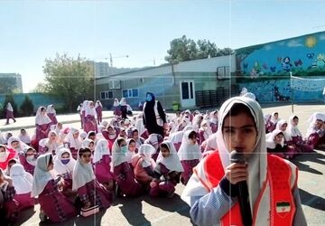 روایت پانا از برگزاری مانور زلزله در دبستان هادی ۳ با مشارکت فعال دانش‌آموزان