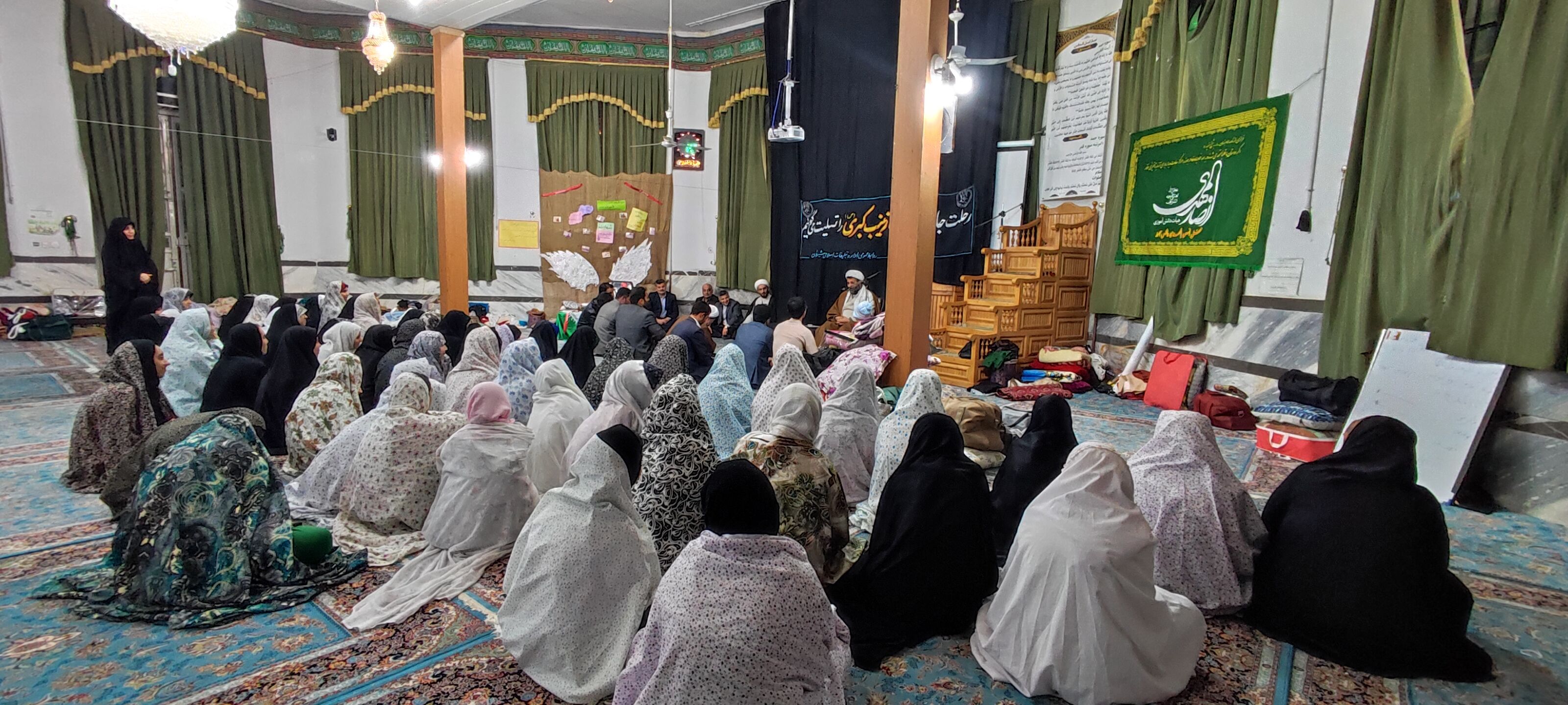 حضور ۷۲ دانش‌آموز دختر معتکف به نیت ۷۲ شهید کربلا در مسجد باب الحوائج شیروان