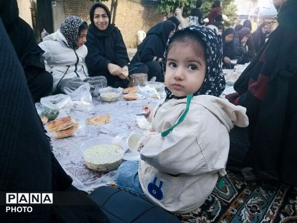 سفره افطاری خیابانی و تجمع منتقمین رهبر شهید در روستای ریحان‌آباد گلوگاه