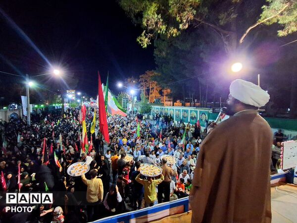 مراسم جشن میلاد حضرت ولی عصر در خیابان