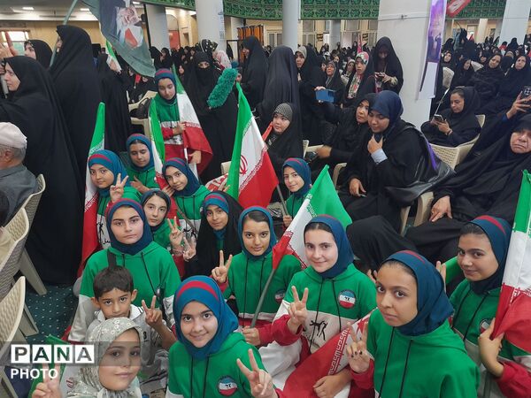 آیین بزرگداشت رهبر شهید انقلاب اسلامی در مصلای خاتم‌الانبیا(ص) زنجان 