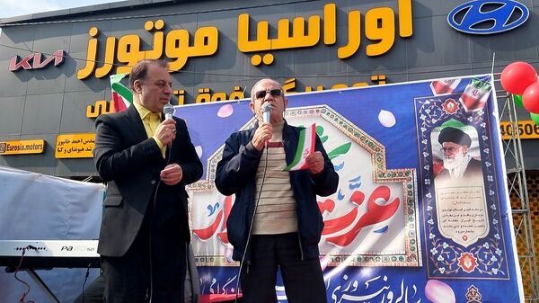 حماسه حضور فرهنگیان و دانش‌آموزان منطقه ۵ در راهپیمایی ۲۲ بهمن