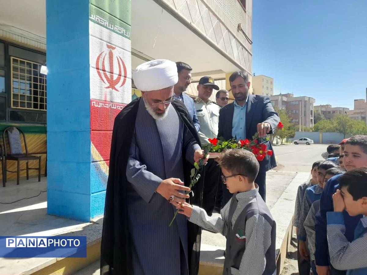 برگزاری مراسم بازگشایی مدارس در دبستان امید پرند و دبیرستان دخترانه شاهد رباط‌کریم