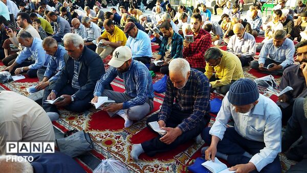قرائت دعای عرفه در مسجد جامع  نیشابور-۲