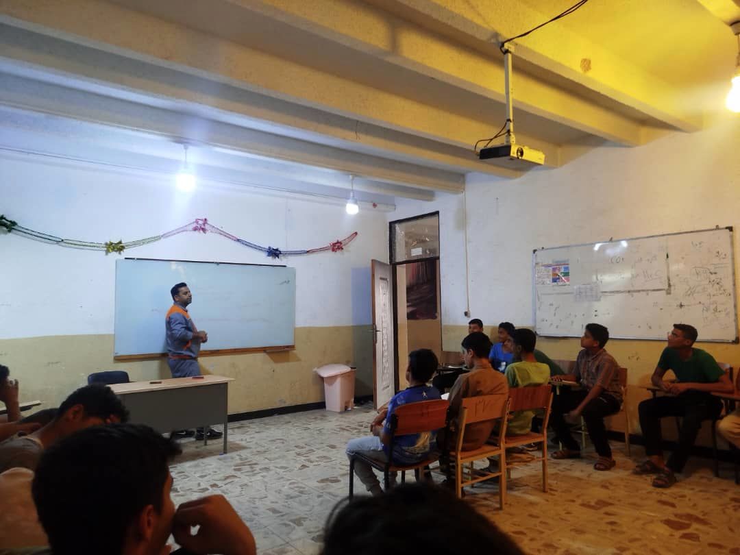 برگزاری دوره فنی و مهارت آموزی در بین دانش آموزان 