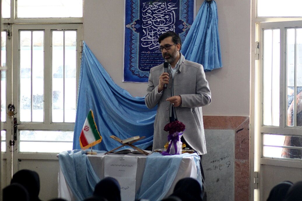 برگزاری کارگاه آسیب‌های اجتماعی در هنرستان ثمین 