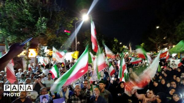 مردم ایران همیشه در سنگر خیابان