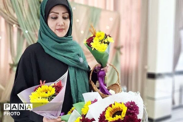حضور دانش‌آموزان مدارس هنرمندان ری و کوثر شهرری در جشن ولادت حضرت زینب (س)