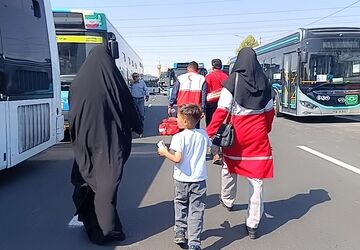 اعزام کاروان عظیم عزاداران رودهن به مراسم سالگرد ارتحال امام خمینی (ره)