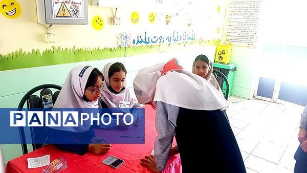 انتخابات شورای دانش آموزی در دبستان سمیه