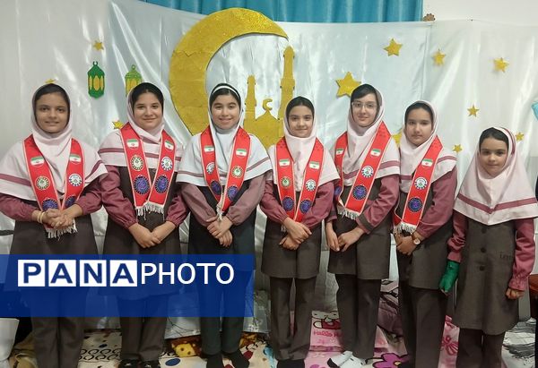 شور اعتکاف دختران و پسران بردسکن در یک صف معنوی