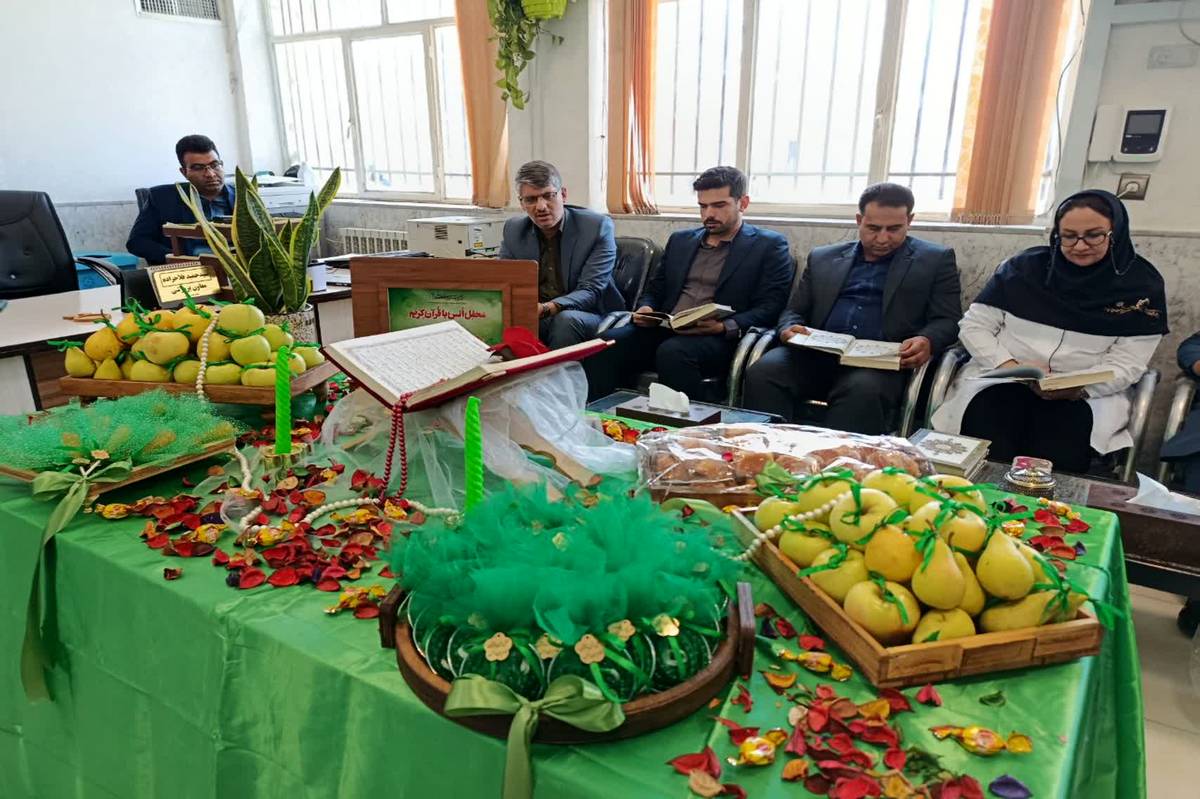 محفل نورانی انس با قرآن در دبستان حضرت قاسم‌ابن‌الحسن(ع) به یاد شهدا و مقاومت برگزار شد