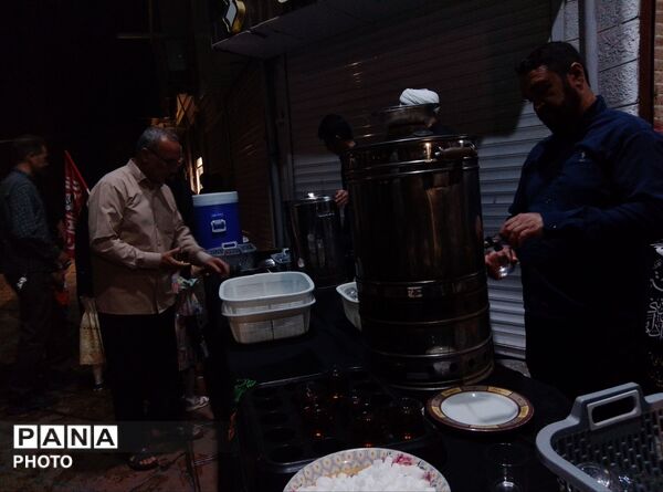چایخانه حوزه علمیه گلشن در شب صد و پنجاه سوم 
