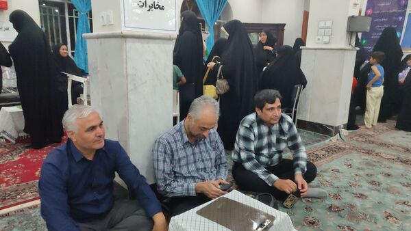  میزخدمت و دیدار فرماندار مشهد به همراه مسئولان ادارات با شهروندان مشهدی