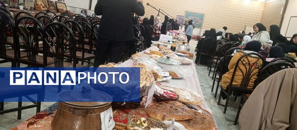 جشنواره بومی محلی و جشن دهه فجر در شهر تیتکانلو