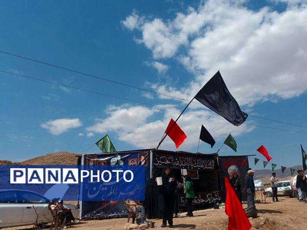 خروش مردم در پیاده‌روی جاماندگان اربعین سمیرم