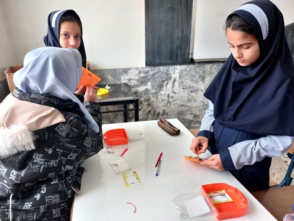 بازدید دانش آموزان دبستان ناهید نخودی از پژوهشرای نیشابور