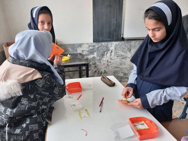 بازدید دانش آموزان دبستان ناهید نخودی از پژوهشرای نیشابور