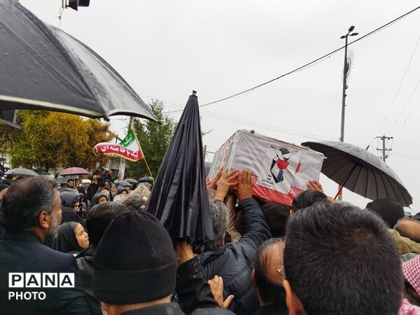 تشییع پیکر مطهر شهید مدافع امنیت در زاهدشهر