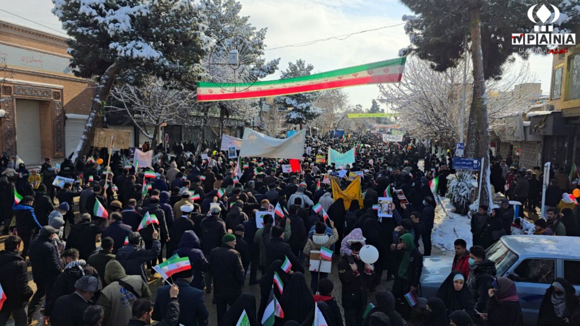 راهپیمایی پرشور ۲۲ بهمن ماه در شهرستان نیشابور
